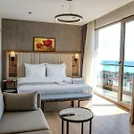 Seatown Hotel