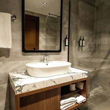 Seatown Hotel 5*